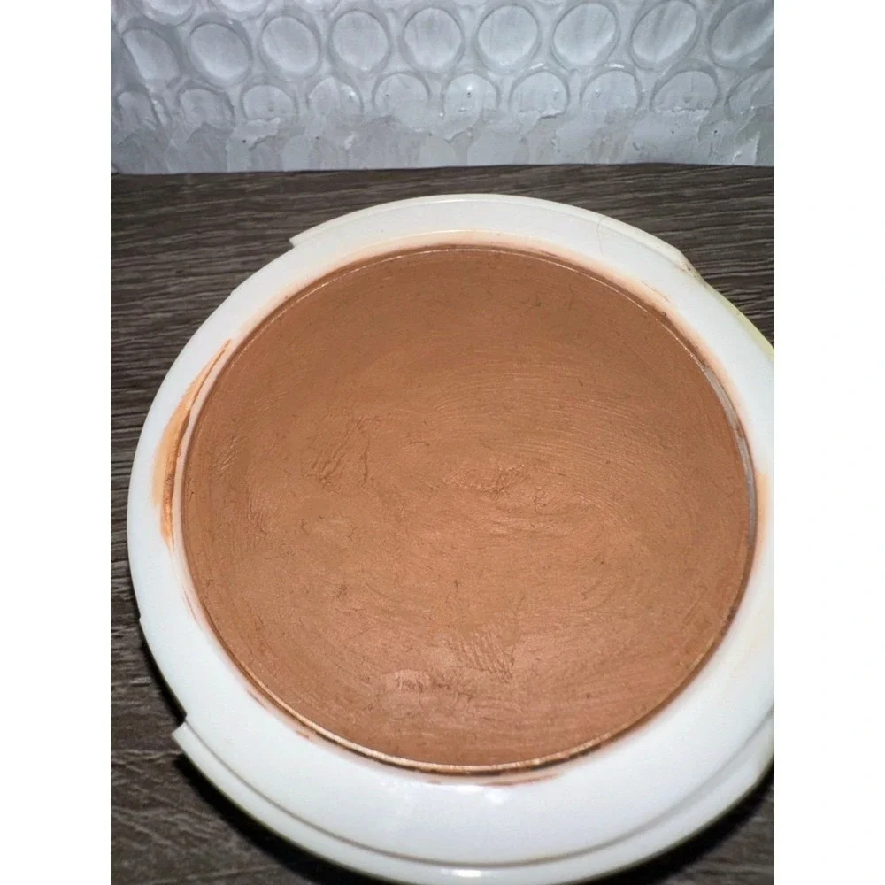 Benefit‎ cosmetics Some Kind Of Gorgeous Foundation deep